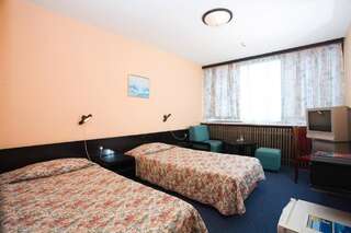 Отель Отель Добруджа Албена Двухместный номер с 1 кроватью – Без балкона и кондиционера-2